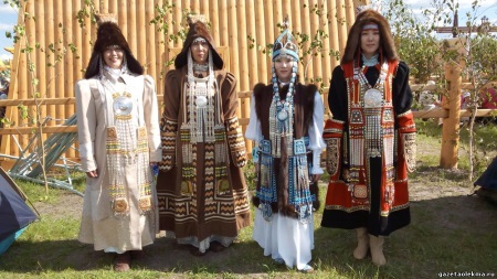 Якутська національний костюм (фото 48): традиційні вбрання якутів, моделі для дівчинки якутяночки і жіночі