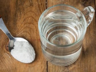 Змішувачі з бронзи для кухні (18 фото): вибір бронзових кухонних кранів у стилі ретро і класика, моделі під старовину з бронзи темного кольору