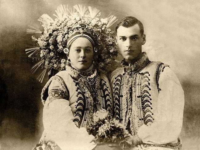19 нарядів з ХІХ століття, поруч з якими меркне вся сучасна мода