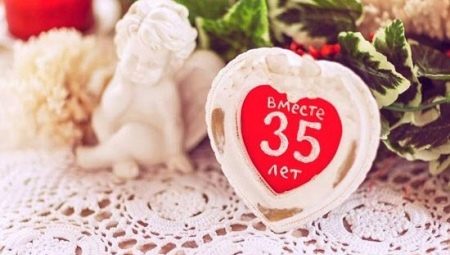 35 років весілля: що дарують і як називається ця річниця спільного життя? Вибираємо подарунок дружині або друзям