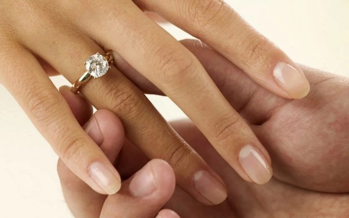 750 проба золота (35 фото): що це таке? Золото білого і кольору. Відмінності від 585 проби, склад і щільність золота