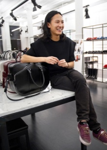 Alexander Wang (114 фото): сумки і одяг, колекція Adidas Originals від Олександра Ванга, кросівки, кеди, босоніжки і рюкзаки