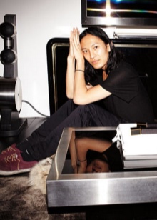 Alexander Wang (114 фото): сумки і одяг, колекція Adidas Originals від Олександра Ванга, кросівки, кеди, босоніжки і рюкзаки