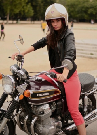 Alpinestars (81 фото): мотоботи, мотоперчатки, мотокуртка, рюкзак, мотокомбинезон, кросівки і інша мотоекіпіровка