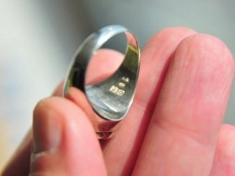 Антикварне срібло: використання старовинного металу в портсигарах, підставці, поясах і свічниках, проби вінтажного срібла та їх відмінності