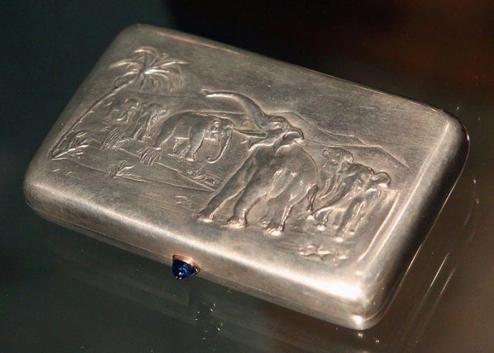 Антикварне срібло: використання старовинного металу в портсигарах, підставці, поясах і свічниках, проби вінтажного срібла та їх відмінності