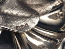 Антикварне срібло: використання старовинного металу в портсигарах, підставці, поясах і свічниках, проби вінтажного срібла та їх відмінності