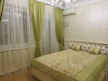 Білі штори в спальню (35 фото): приклади красивого інтер’єру з чорно-білими і білими шторами, цікаві новинки