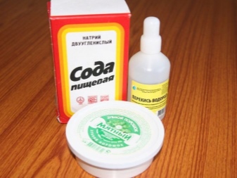 Білі сліпони (68 фото): з чим носити жіночі моделі на платформі, ажурні і шкіряні, зі стразами і зі шнурками, текстильні