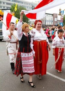 Білоруський національний костюм (67 фото): елементи жіночого народного костюма Білорусі, дитячі, зимові національні костюми