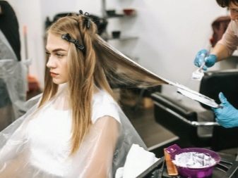 Балаяж на світле волосся (фото 52): фарбування довгих і коротких пасом, техніка фарбування волосся середньої довжини