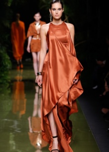 Balmain (85 фото): годинники, одяг, жіночі авторучки та інші аксесуари від бренду, сукні, взуття, піджаки й футболки, відгуки