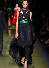 Balmain (85 фото): годинники, одяг, жіночі авторучки та інші аксесуари від бренду, сукні, взуття, піджаки й футболки, відгуки