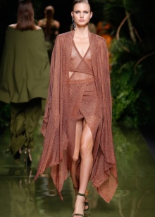 Balmain (85 фото): годинники, одяг, жіночі авторучки та інші аксесуари від бренду, сукні, взуття, піджаки й футболки, відгуки