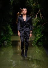 Balmain (85 фото): годинники, одяг, жіночі авторучки та інші аксесуари від бренду, сукні, взуття, піджаки й футболки, відгуки