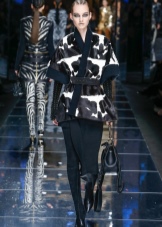 Balmain (85 фото): годинники, одяг, жіночі авторучки та інші аксесуари від бренду, сукні, взуття, піджаки й футболки, відгуки