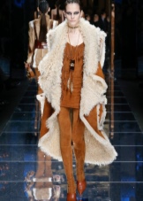 Balmain (85 фото): годинники, одяг, жіночі авторучки та інші аксесуари від бренду, сукні, взуття, піджаки й футболки, відгуки