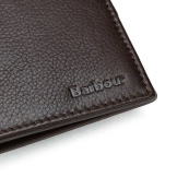 Barbour (71 фото): куртка, кепка, футболки, сорочки і легкий одяг, жіночі шарфи, сумки, в’язані рукавички і годинник