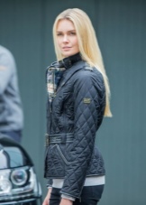 Barbour (71 фото): куртка, кепка, футболки, сорочки і легкий одяг, жіночі шарфи, сумки, в’язані рукавички і годинник