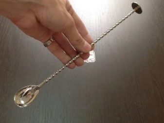 Барна ложка (22 фото): як вибрати коктейльну ложечку? Як користуватися ложкою для коктейлю?