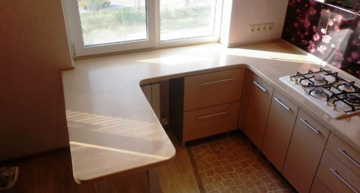 Барна стійка для кухні своїми руками (32 фото): як зробити барний стіл з дерева і гіпсокартону? Установка стільниці і опори для труби
