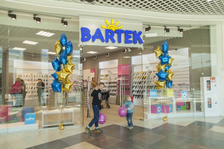 Bartek (46 фото): дитяче взуття сандалі і черевики, босоніжки і туфлі для дівчинки, кросівки і кеди, відгуки про якість