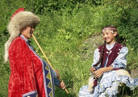 Башкирська національний костюм (64 фото): опис жіночого весільного та повсякденного вбрання, моделі для дівчинки