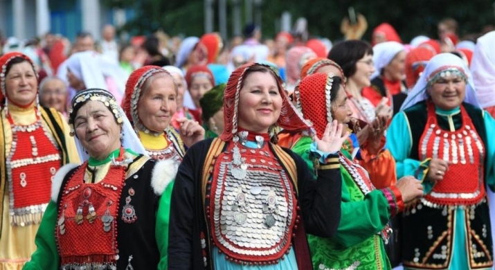 Башкирська національний костюм (64 фото): опис жіночого весільного та повсякденного вбрання, моделі для дівчинки