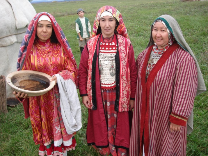 Башкирська національний костюм (64 фото): опис жіночого весільного та повсякденного вбрання, моделі для дівчинки
