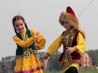 Башкирська національний костюм (64 фото): опис жіночого весільного та повсякденного вбрання, моделі для дівчинки