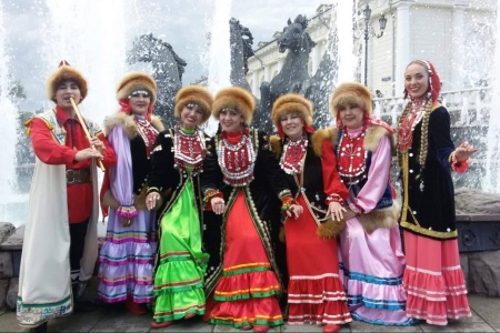 Башкирська національний костюм (64 фото): опис жіночого весільного та повсякденного вбрання, моделі для дівчинки