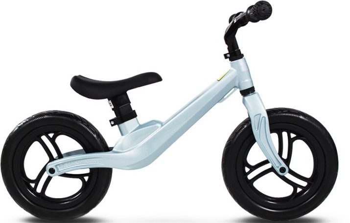Беговел Puky: характеристики моделей Puky LR M і Wutsch, Puky LR XL і Pukylino, Puky LR Ride і Puky LR 1L Br, особливості чотириколісних беговелов-каталок для самих маленьких