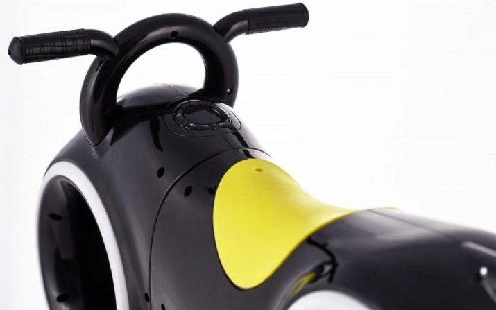 Беговел Star One Scooter: опис дитячих беговелов Tron Bike з LED-підсвічуванням і блютузом. Відгуки батьків