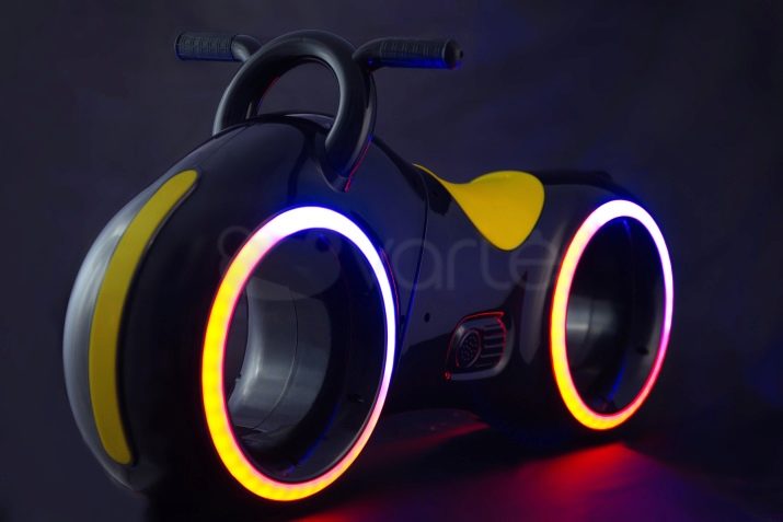 Беговел Star One Scooter: опис дитячих беговелов Tron Bike з LED-підсвічуванням і блютузом. Відгуки батьків