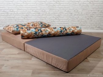 Безкаркасні дивани (57 фото): модульні дивани-трансформери без каркасу, дивани-подушки, м’які кутові, розкладні диванчики-груші й інші моделі без каркасу