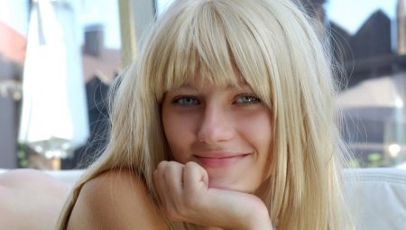 Блондинка з чубчиком (47 фото): ідеї та варіанти оформлення зачіски з чубчиком на довгі, короткі і середні волосся