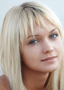 Блондинка з чубчиком (47 фото): ідеї та варіанти оформлення зачіски з чубчиком на довгі, короткі і середні волосся