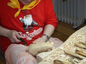 Богородская різьблення: особливості техніки роботи ножем по дереву на богородської фабриці художніх виробів, де поширена і час її виникнення