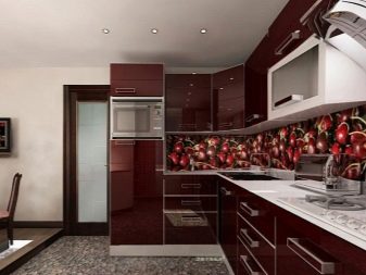 Бордові кухні (84 фото): вибір кухонного гарнітура кольору бордо в інтер’єр, поєднання гарнітура в бордових тонах з білими і бежевими відтінками