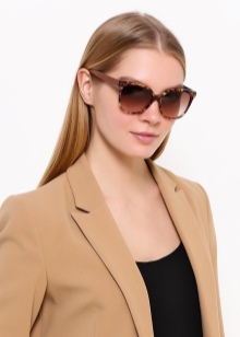 Bottega Veneta (75 фото): сумки і клатчі, парфум, жіночі окуляри і взуття, відгуки про якість