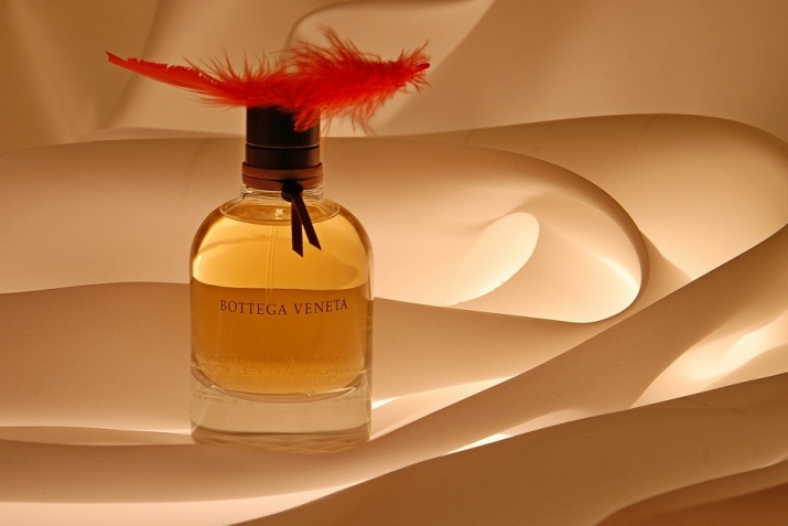 Bottega Veneta (75 фото): сумки і клатчі, парфум, жіночі окуляри і взуття, відгуки про якість