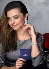Браслет Swarovski (66 фото): модель зоряний пил, нова колекція з кристалами і камінням, жорсткий зі стразами і підвісками