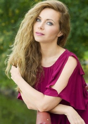 Брондірованіе (50 фото): що це таке? Техніка фарбування рудих, коричневих і чорних волосся в домашніх умовах. Чим відрізняється від шатуша і мелірування?