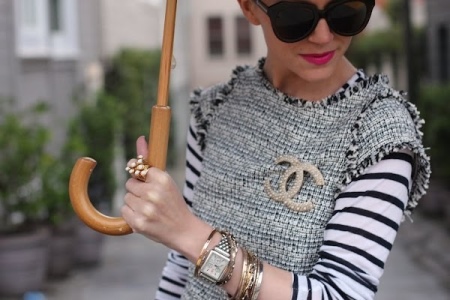 Брошка Chanel (53 фото): як відрізнити оригінал від підробки, камелія літак, брошки в стилі Коко Шанель із бісеру
