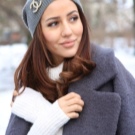 Брошка Chanel (53 фото): як відрізнити оригінал від підробки, камелія літак, брошки в стилі Коко Шанель із бісеру