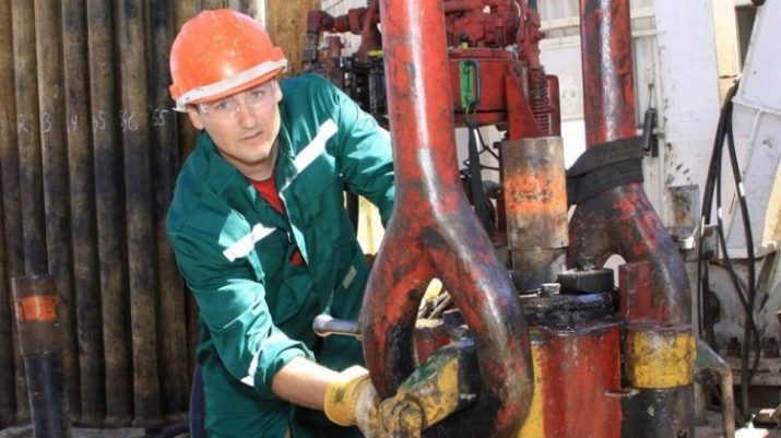 Бурильник: в чому полягає робота на нафтових і газових свердловинах, ВРХ, навчання професії і зарплата