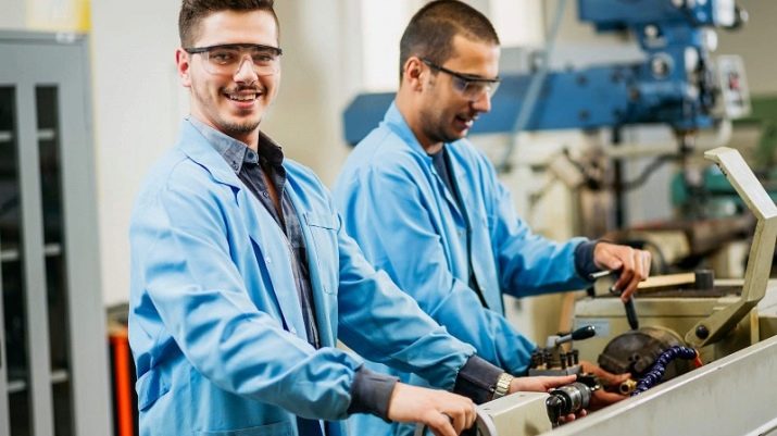 Бурильник: в чому полягає робота на нафтових і газових свердловинах, ВРХ, навчання професії і зарплата