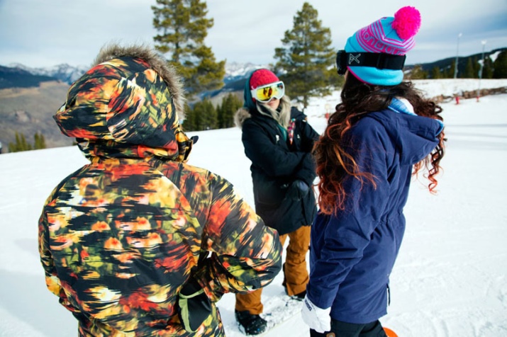 Burton одяг (59 фото): сноуборди і сноубордична одяг, рюкзаки, куртки та жіночі черевики