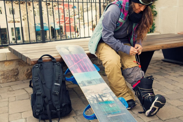 Burton одяг (59 фото): сноуборди і сноубордична одяг, рюкзаки, куртки та жіночі черевики