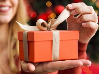 Бюджетні подарунки: солодкі подарунки, бокси, дешеві сувеніри та інші ідеї самих недорогих подарунків